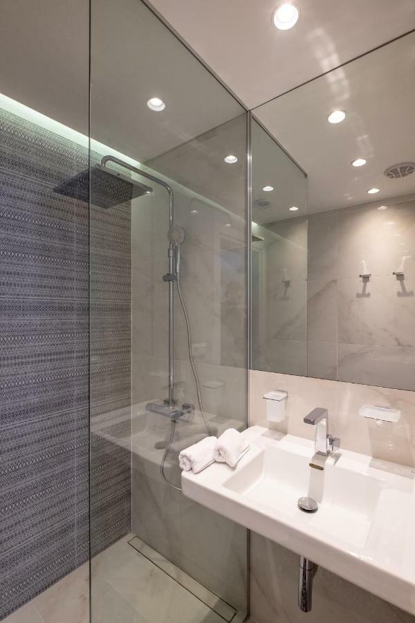 Vitosha Blvd Luxury 2-Bedroom, 2-Bathroom With Balcony 索菲亞 外观 照片