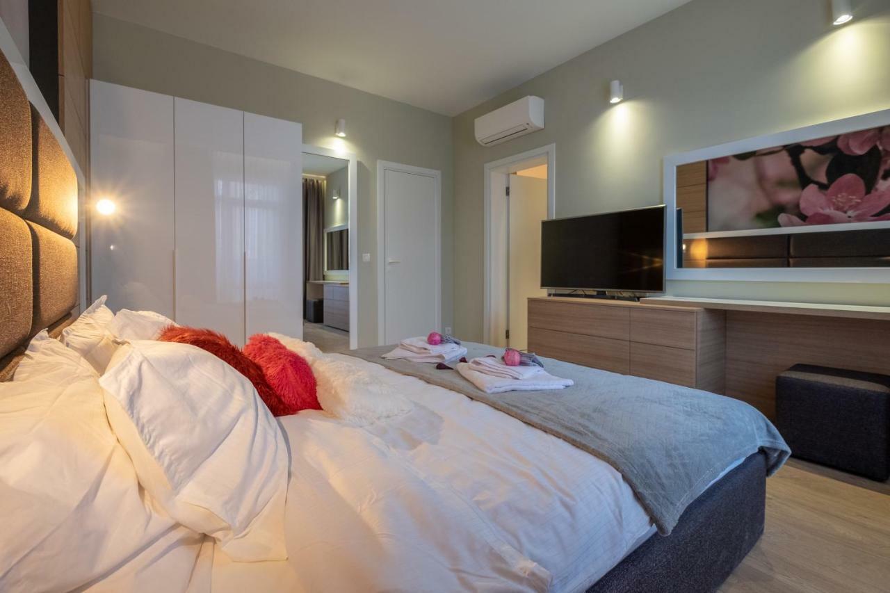 Vitosha Blvd Luxury 2-Bedroom, 2-Bathroom With Balcony 索菲亞 外观 照片